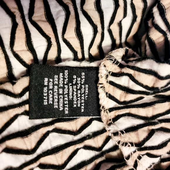 Sharagano Black White Tan Geometric Print Dress - Picture 5 of 5